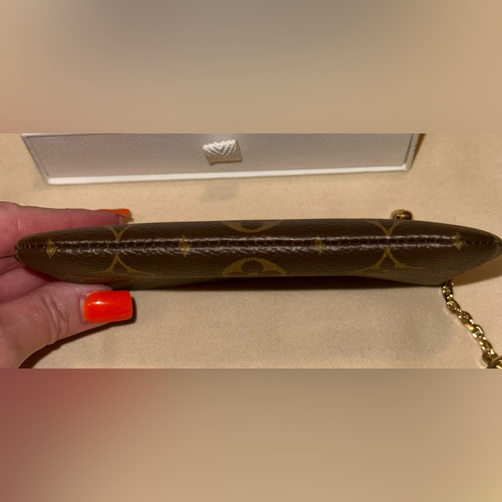 Louis Vuitton Key Pouch S - Picture 4 of 11